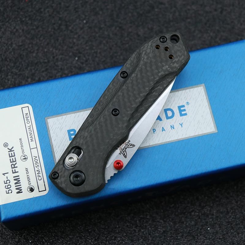 Benchmade BM565-1 Mini Freek: Premium Carbon Fiber Edition